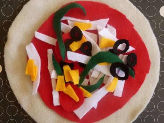 DIY Make Your Own Pizza Kit from felt DIY Make Your Own Pizza Kit from felt