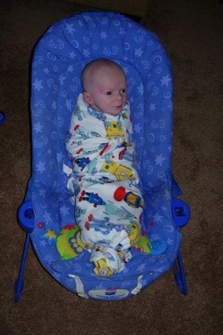 DIY Easy swaddle blanket, wrapped up baby Easy DIY swaddle blanket for babies